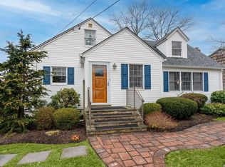 15 Tulip St, Huntington, NY 11743