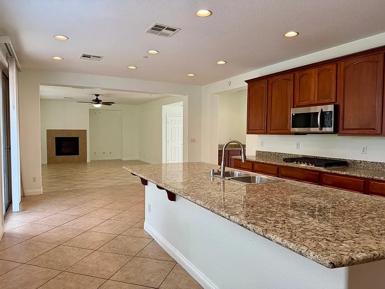 7873 Sleeping Lily Dr — Photo 3