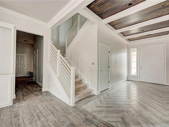 2nd image of 2324 Bretton Ln