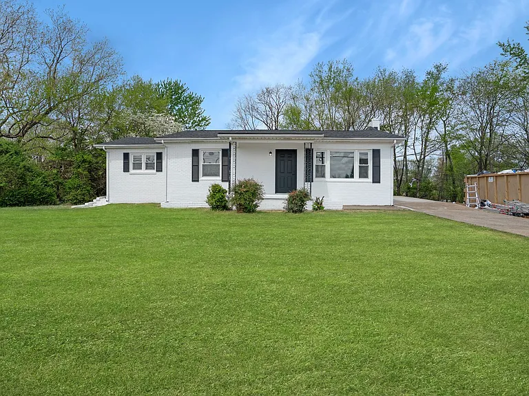 1857 Memorial Dr — Photo 2