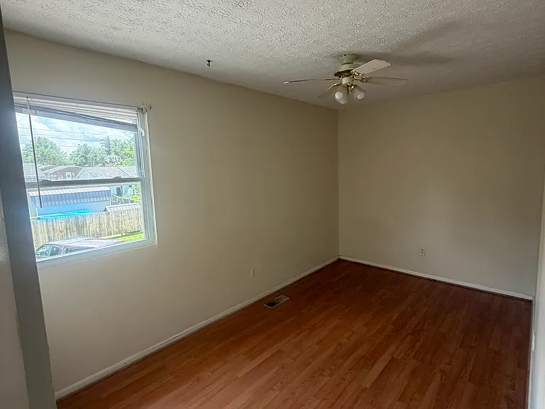 105 Sheila Ct #4 — Photo 4