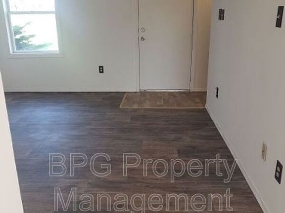 2nd image of 123 Circle Dr #6