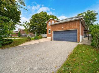 97 Carrington Dr, Richmond Hill, ON L4C 7X8