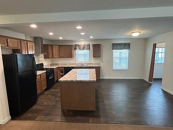 2nd image of 9760 Mulberry #413