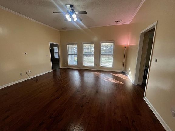 2nd image of 108 Ann Bradley Dr