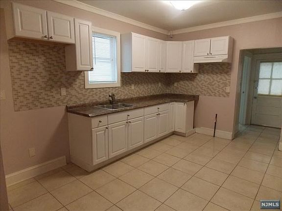 4th image of 171 Cambridge Ave
