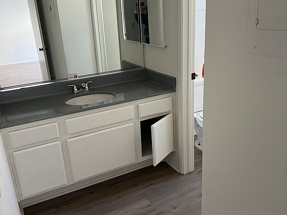 4th image of 324 Concord St APT 103