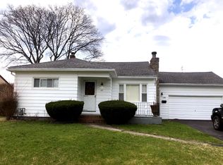 107 Long Meadow Dr, Rochester, NY 14621