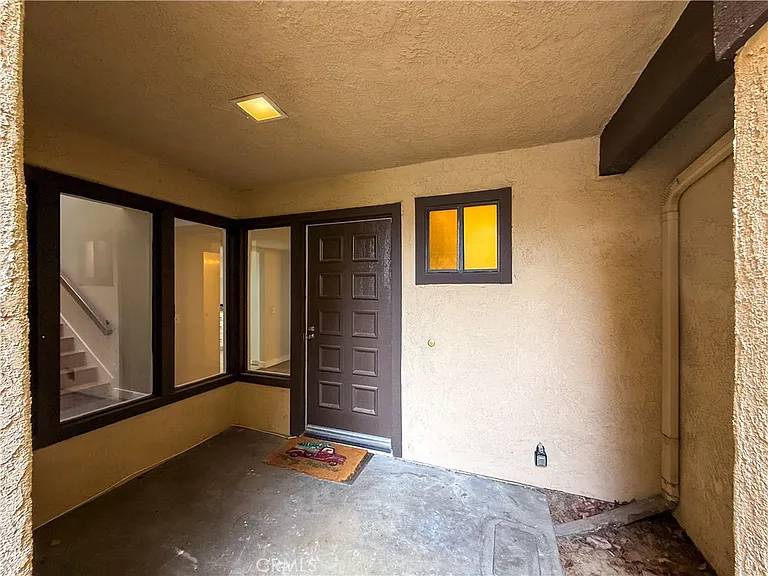 1034 Romney Dr — Photo 6