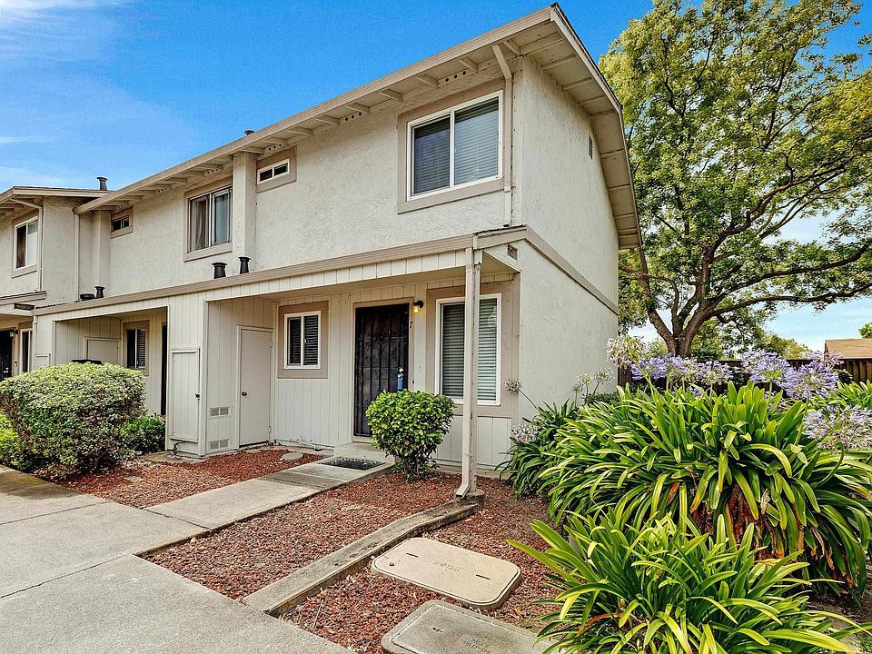 1st image of 27427 Stoneridge Ct APT 7