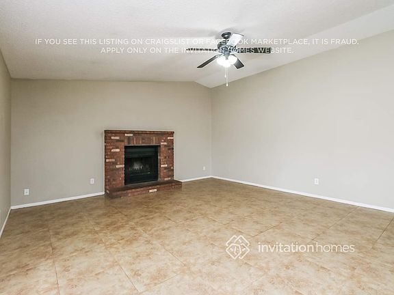 3rd image of 2323 N Evergreen St