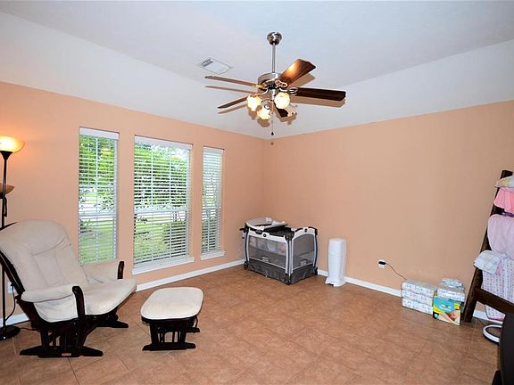 4th image of 209 Midtown Park Dr