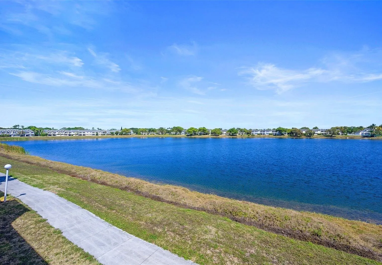 Summer Lake — Photo 2