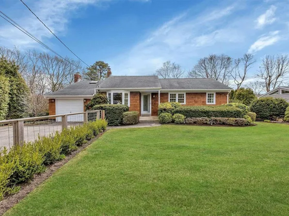8 Lovell Road, Hampton Bays, NY 11946