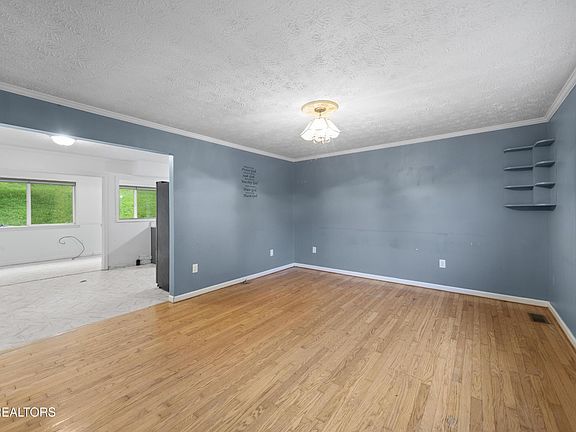 5th image of 1351 Bethlehem Rd