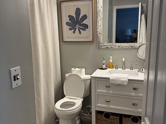 5th image of 681 Calhoun Dr