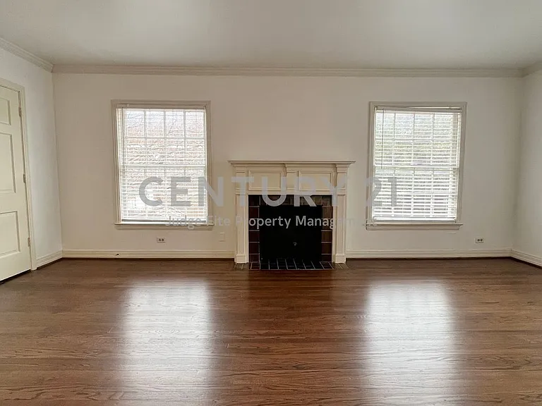 6904 Westchester Dr #4 — Photo 3