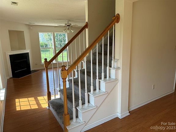 5th image of 9625 Green Apple Dr