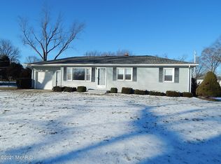 58482 Kerr Creek Rd, Three Rivers, MI 49093