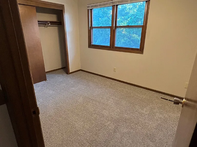 35 E Pleasant View Dr — Photo 12