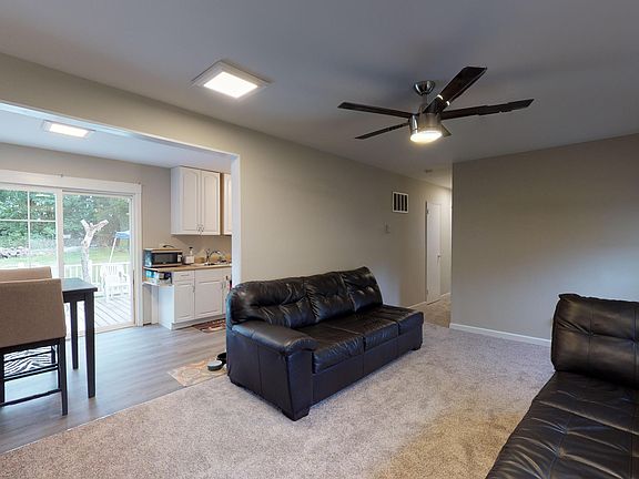 3rd image of 22 Michele Dr