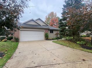 102 Donze Ct, Tallmadge, OH 44278