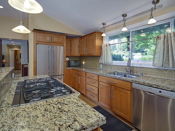 5th image of 5816 92nd Ave SE