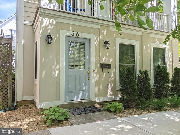 3rd image of 361 Alfandre Mews