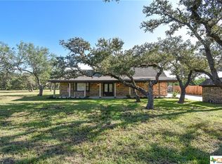 68 Shade Ln, Victoria, TX 77905