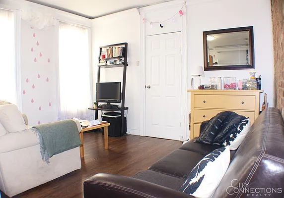 Rented by City Connections Realty | media 14