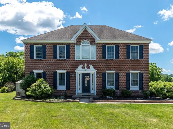 4 Magnolia Ct, Downingtown, PA 19335