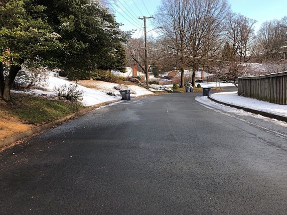 4th image of 3604 Larchmont Dr