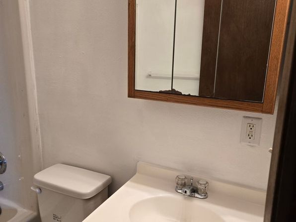 Lynnwood Apartments, 520 Lynnwood Ln #3, Van Meter, IA 50261