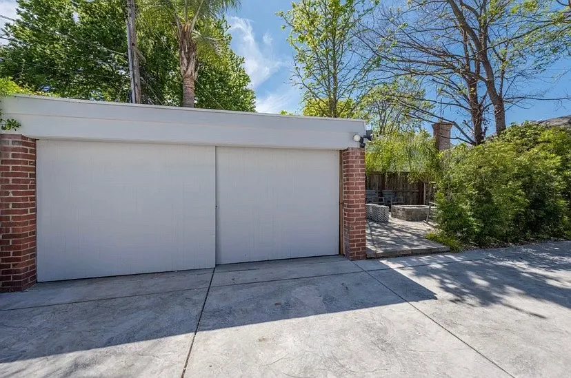 1 bed, 800 sqft, $2,200 — Photo 4