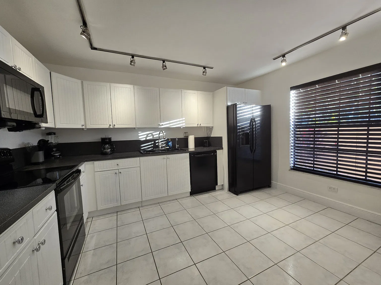 7321 SW 26th Ct — Photo 1