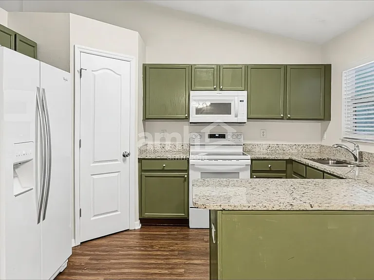 331 Valley Edge Dr — Photo 4