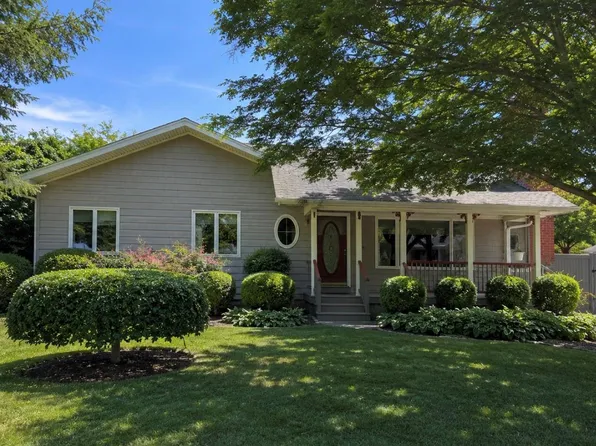 265 6th Avenue, Saint James, NY 11780