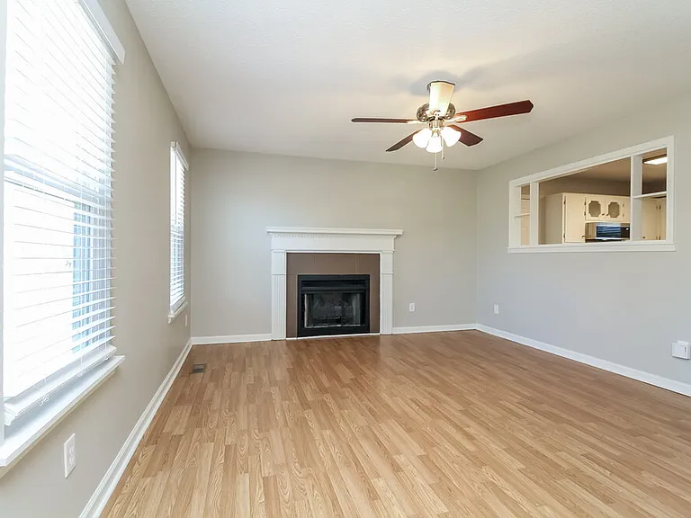 1506 Ashlawn Dr — Photo 4