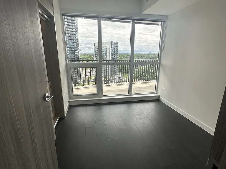 18 Esther Shiner Blvd #1915 — Photo 7