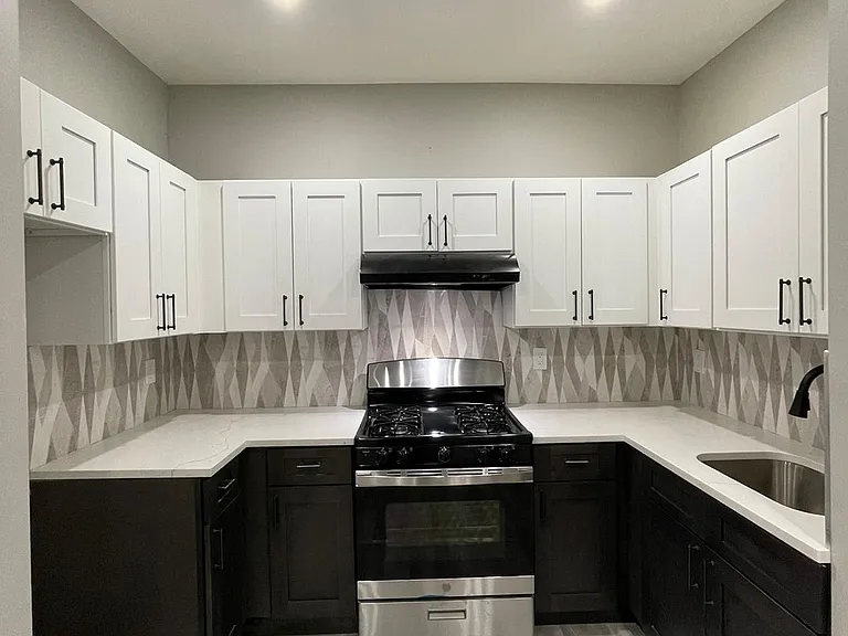 305-306 Magnolia Ave #6 — Photo 8