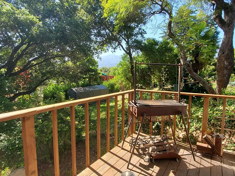 Side patio