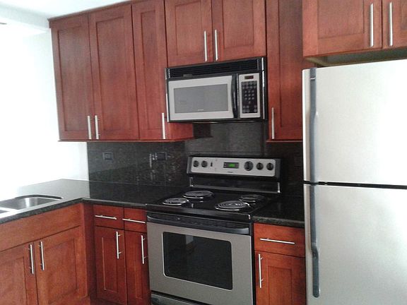 5th image of 1749 Eastwood Ct APT 5