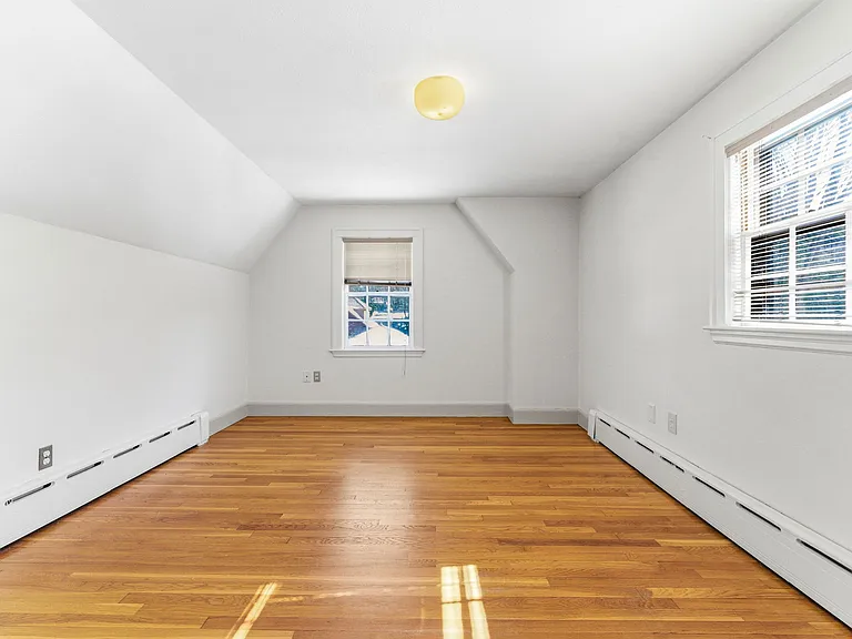 48 Acacia Ave — Photo 29