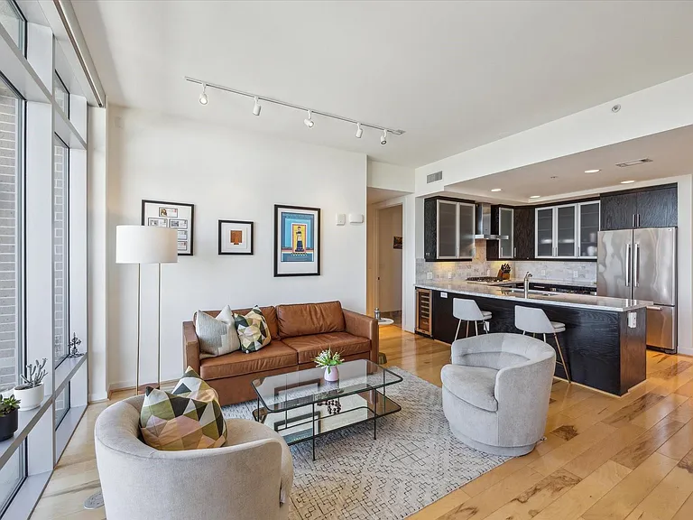 2207 Bancroft St #907 — Photo 7