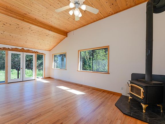 5th image of 28801 Pinecrest Road