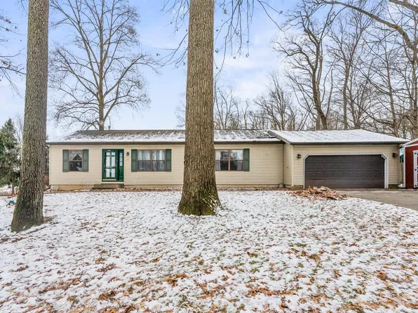 4671 E Woodland Acres Dr, Syracuse, IN 46567