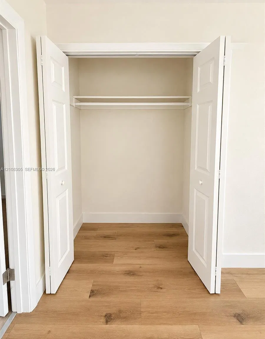 125 SW 5th Ct — Photo 3