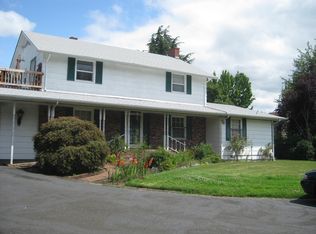 2299 Donovan Dr #4, Eugene, OR 97401