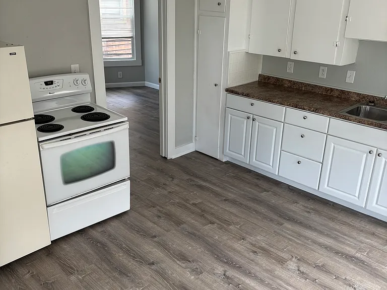 52 Howe St #2 — Photo 10