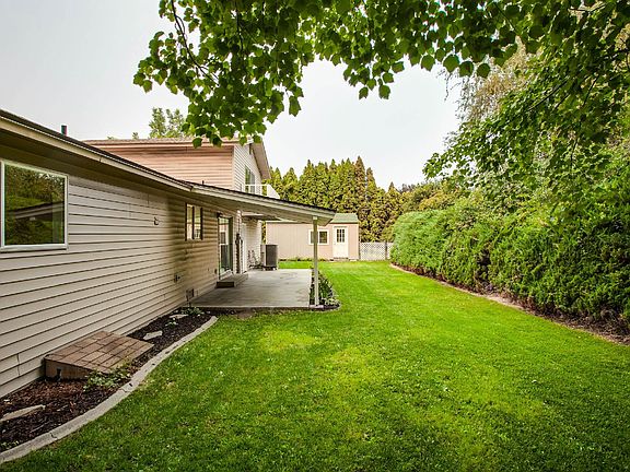 5th image of 881 1st Pl SE